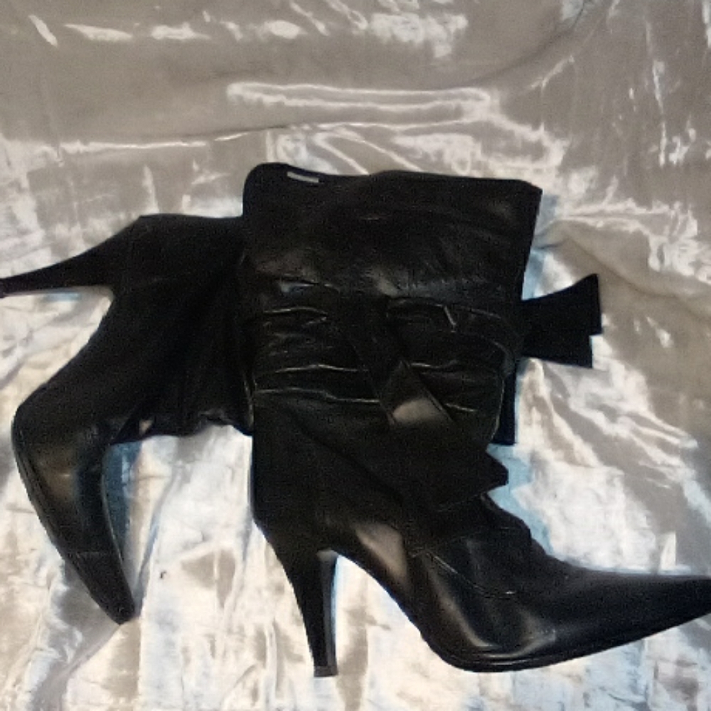 Size 6 boots with heals